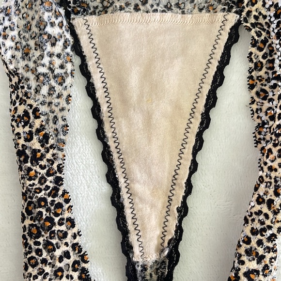VICTORIA SECRET | Women’s Leopard and Black Trim Lace The Lace Thong Size S - Picture 6 of 6